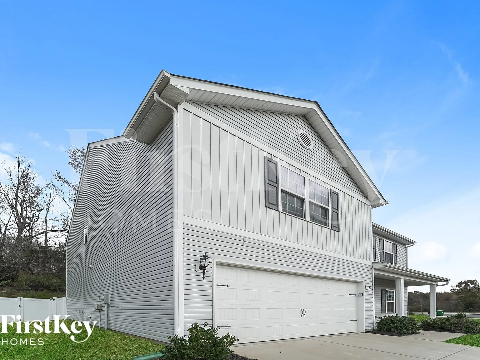 5 bed, 2.5 bath, 2800 sqft, $2,980 — Photo 3