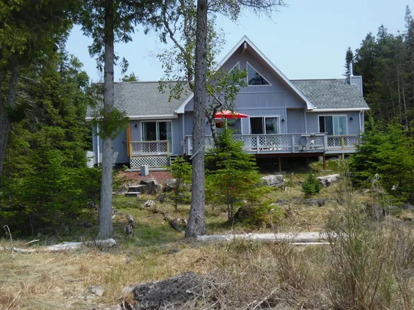 39038 S Cream City Point Rd, Drummond Island, MI 49726