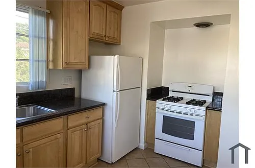 4228 Degnan Blvd #F Photo 1 4228 Degnan Blvd #F Photo 1