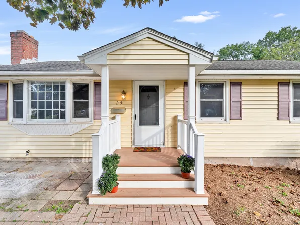 25 Fennwood Circle, Newington, CT 06111