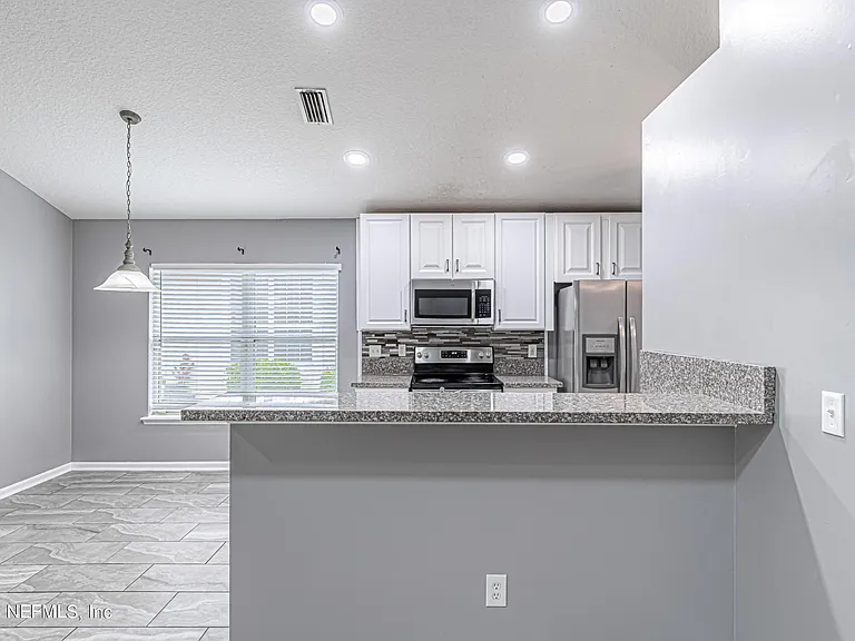 2243 Trailwood Dr — Photo 14