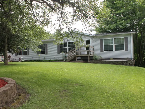 1462 303rd St, Sherrard, IL 61281