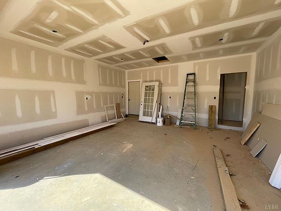 3rd image of 214 Alta Ln