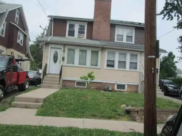 817 Broad St, Darby, PA 19023