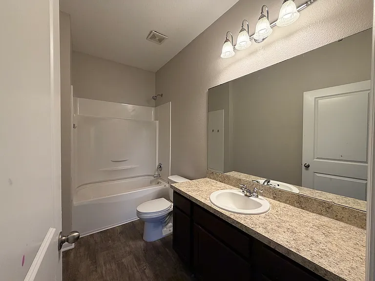 1136 Roberta Rd — Photo 11