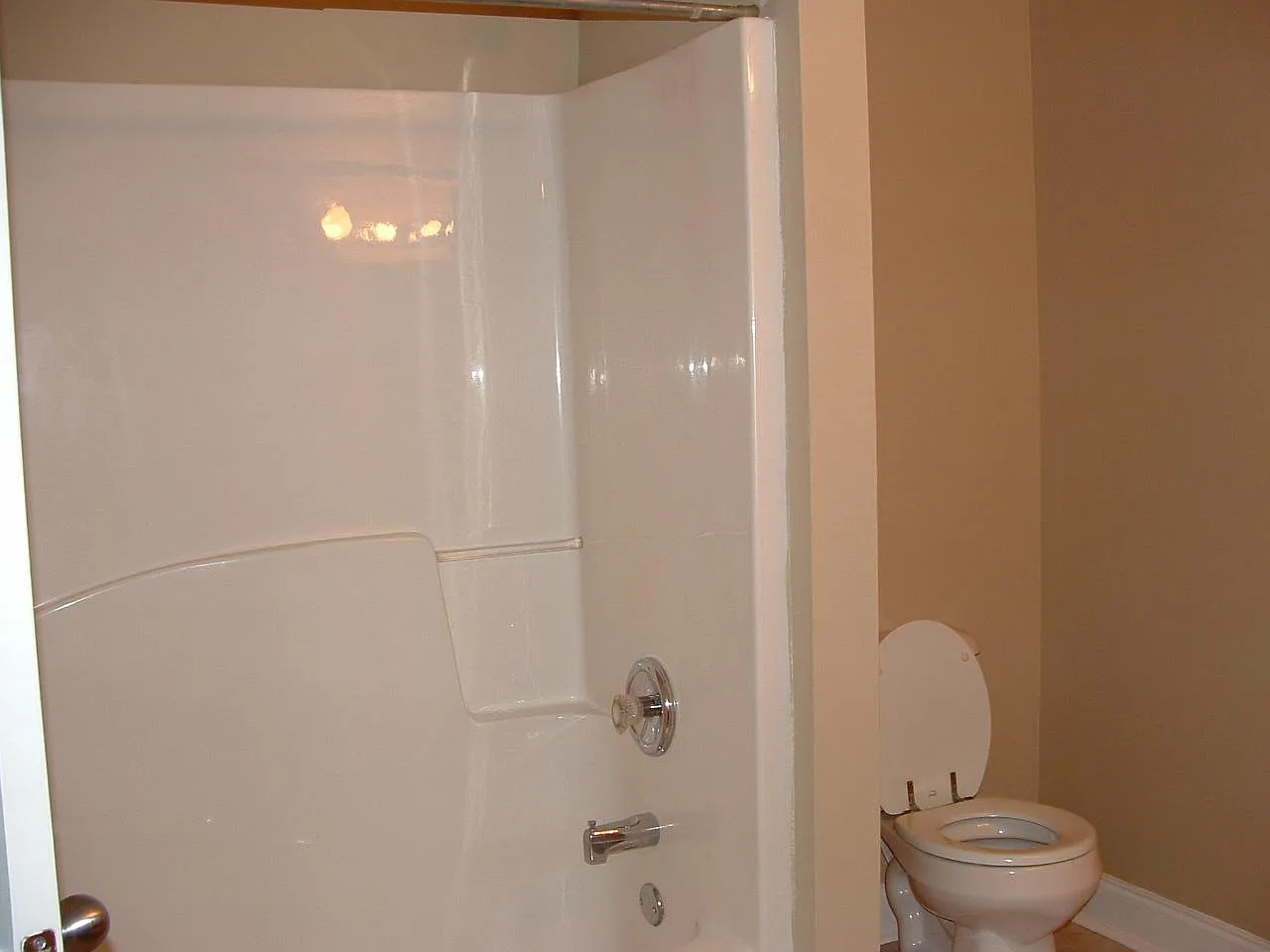 1 bed, 850 sqft, $1,875 — Photo 4