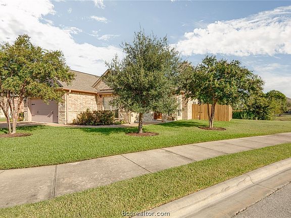 4th image of 2124 Chestnut Oak Cir