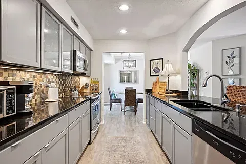 2 bed, 1168 sqft, $1,875 — Photo 3