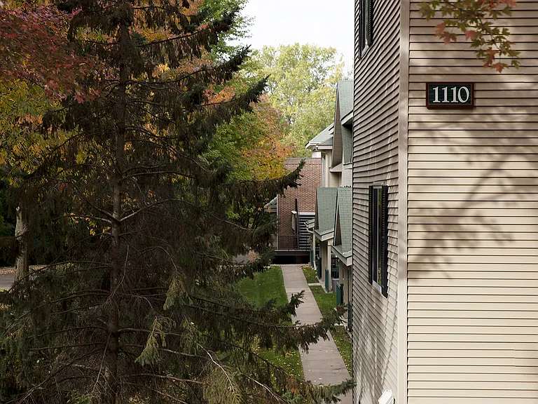 Promenade Oaks Apartments — Photo 48
