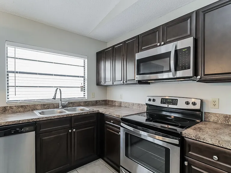 456 Copperstone Cir — Photo 5