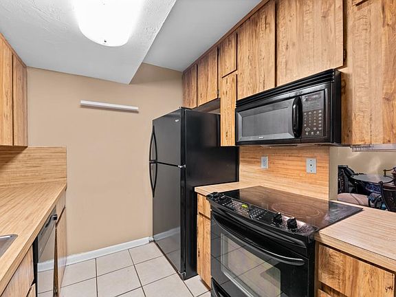 5th image of 538 Claremont Ct