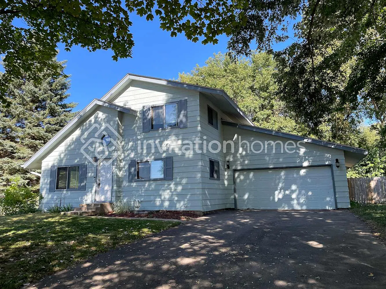 1260 Dunberry Ln Eagan, MN 55123 — Photo 1