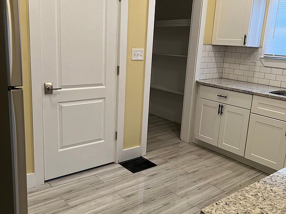 4th image of 1305 N Lasalle St #1305