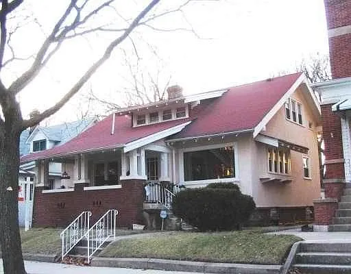 7320 S Paxton Ave photo 1