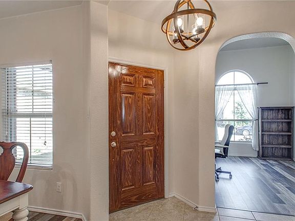 2nd image of 1052 Meadow Scape Dr