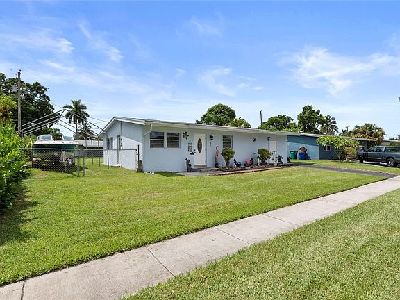 2nd image of 6106 Royal Palm Boulevard