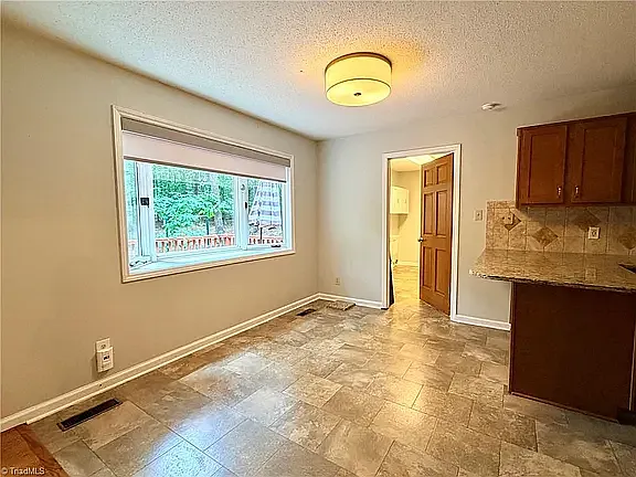6907 Ridge Haven Rd — Photo 10