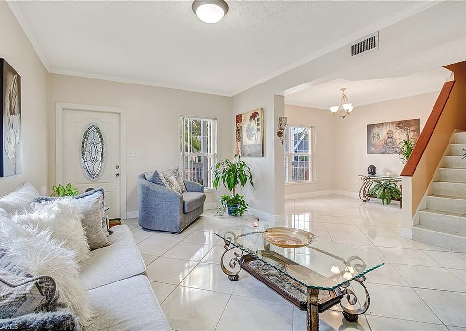 1st image of 474 Leawood Cir
