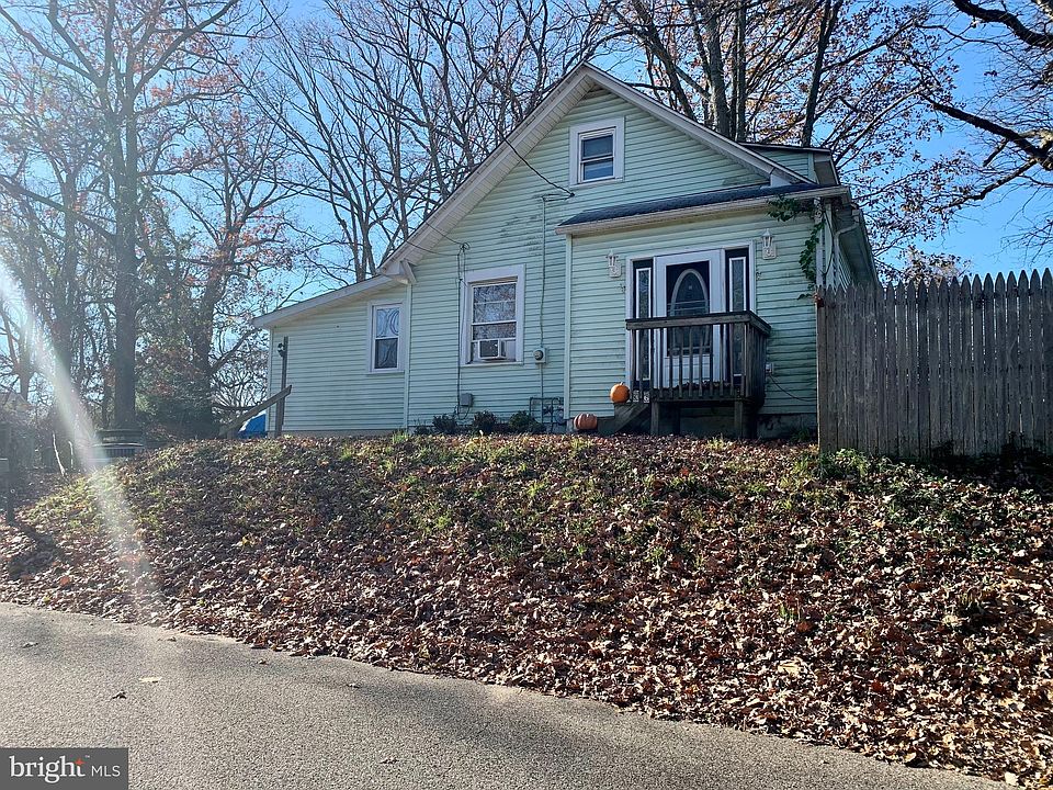 2nd image of 36 Lakeview Ave