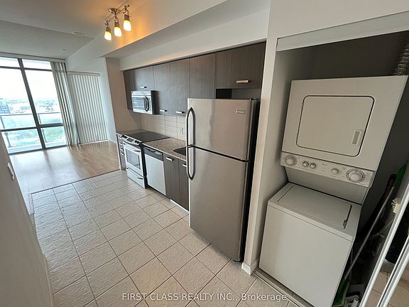 5th image of 832 Bay St #2401