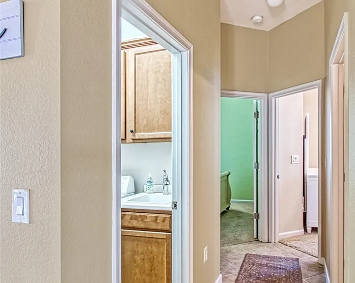 3460 Lakeview Isle Ct — Photo 30