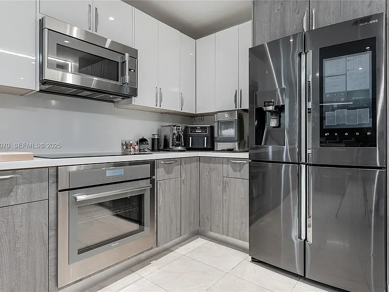 18460 NE 30th Ave #18460 — Photo 9