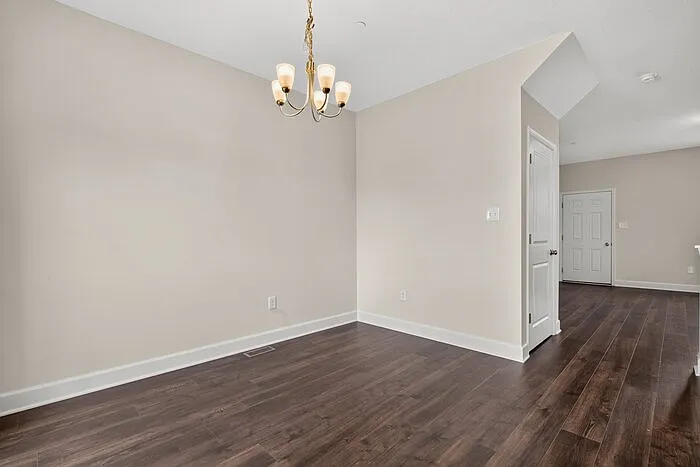 109 Holstein Dr — Photo 6