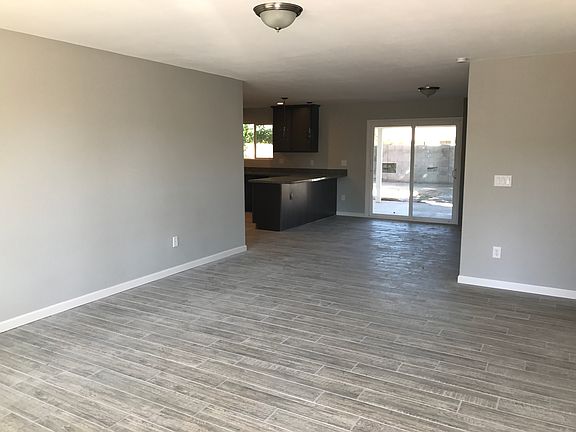 3rd image of 3428 E Sunnyside Dr