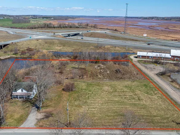 1981 Highway 1, Falmouth, NS B0P 1L0