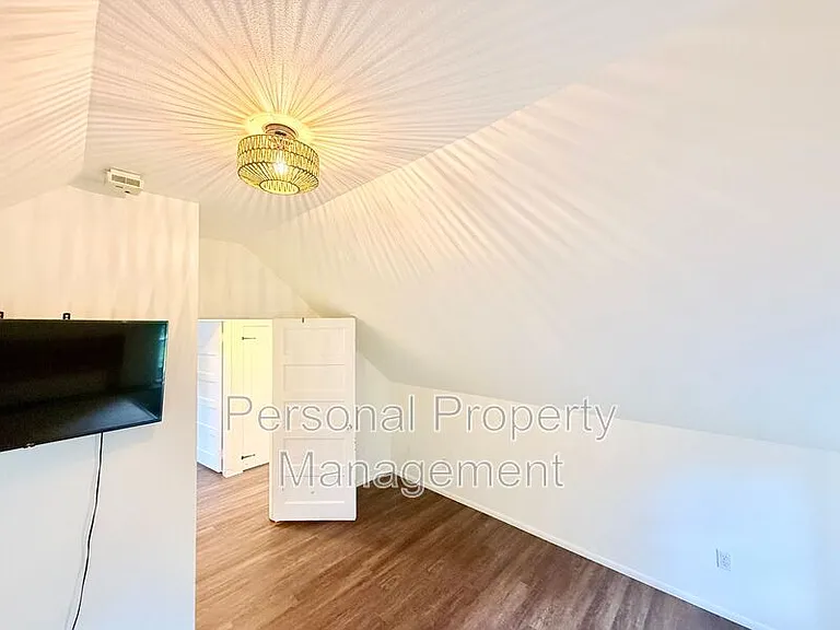 2234 N L St — Photo 23