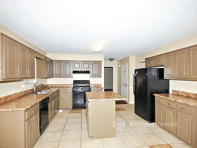 2190 Hampton Trl SE — Photo 4