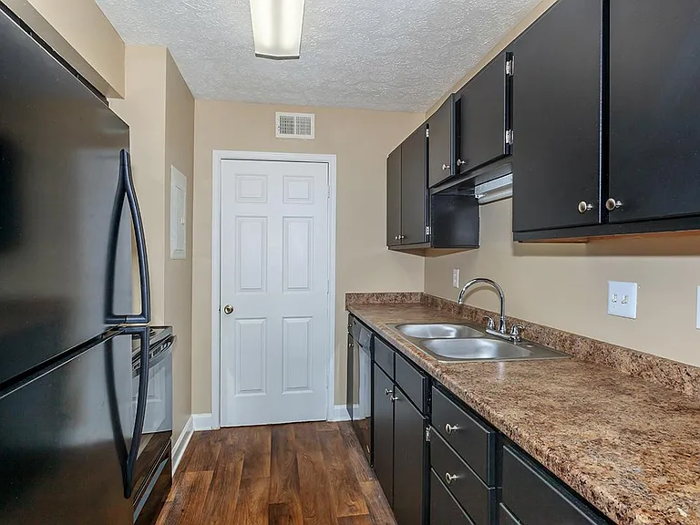 Green Meadow Apartments — Photo 17