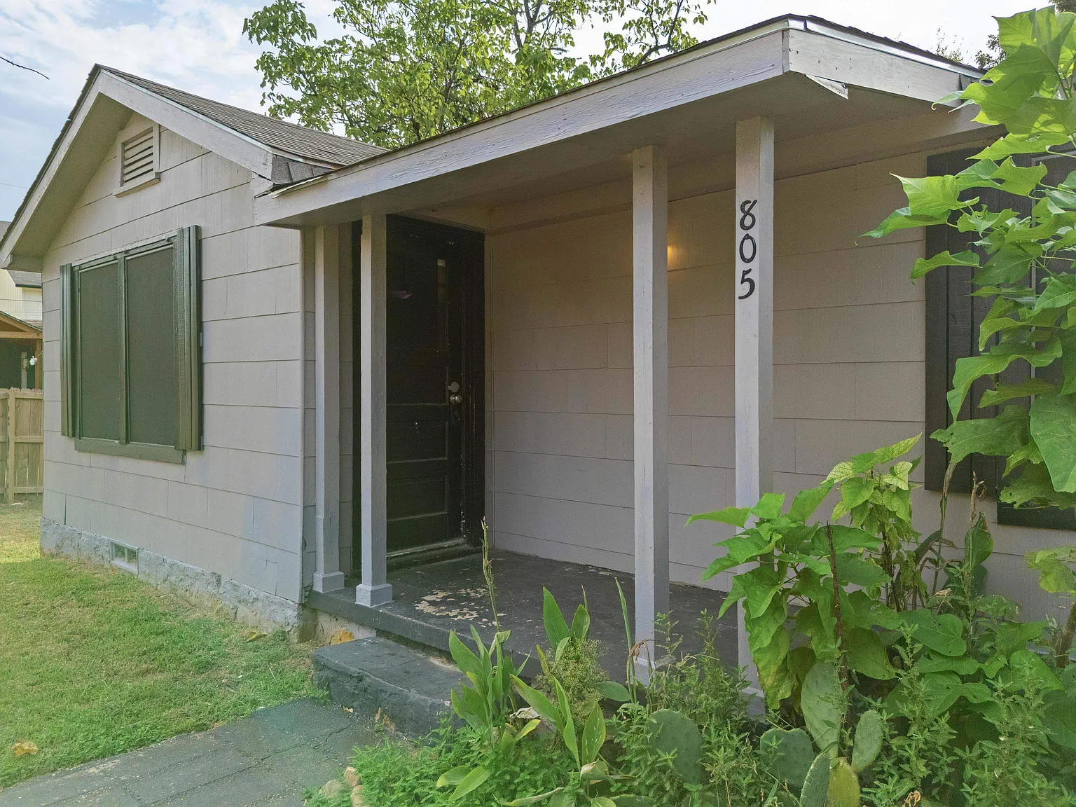 2 bed, 1.0 bath, 950 sqft, $97,500 — Photo 3