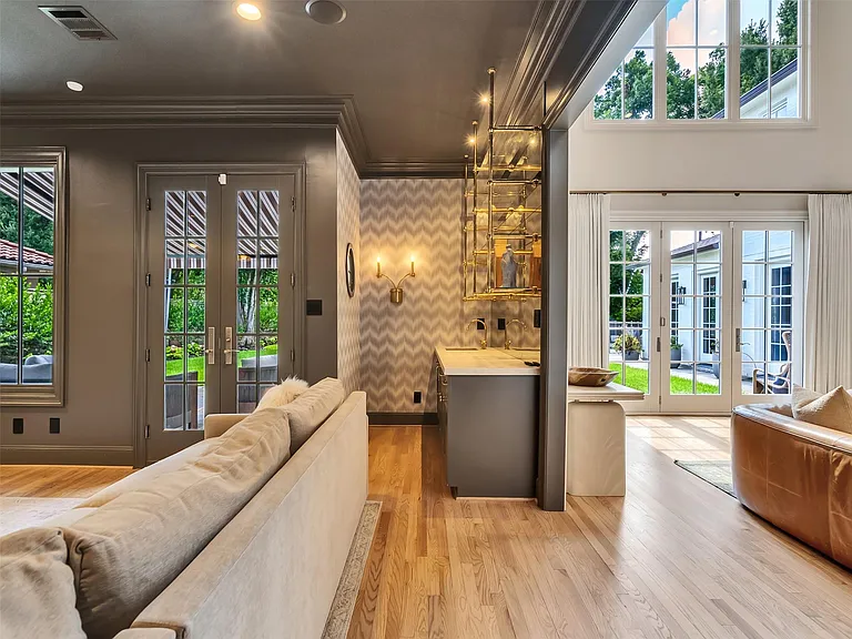 6608 Vanderbilt St — Photo 14