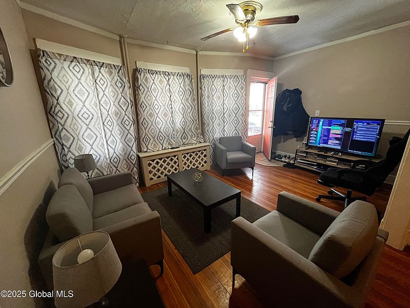 2nd image of 10 Albion Avenue