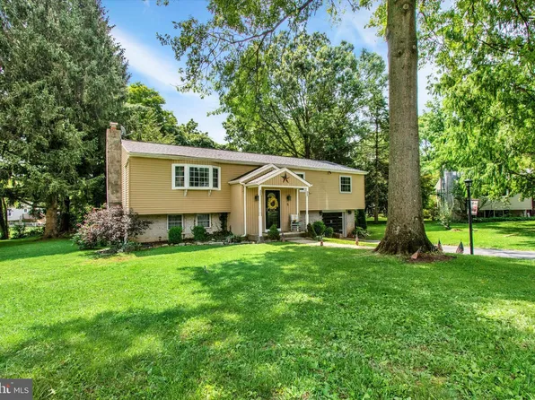 5 Michele Ct, Reading, PA 19606