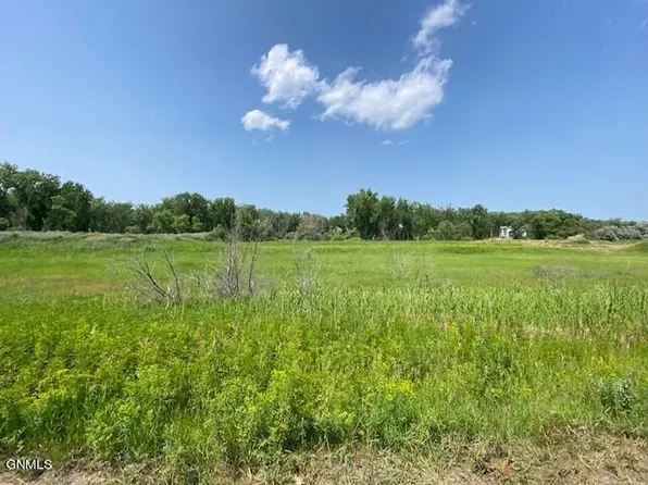 3480 Gallatin Dr, Bismarck, ND 58504
