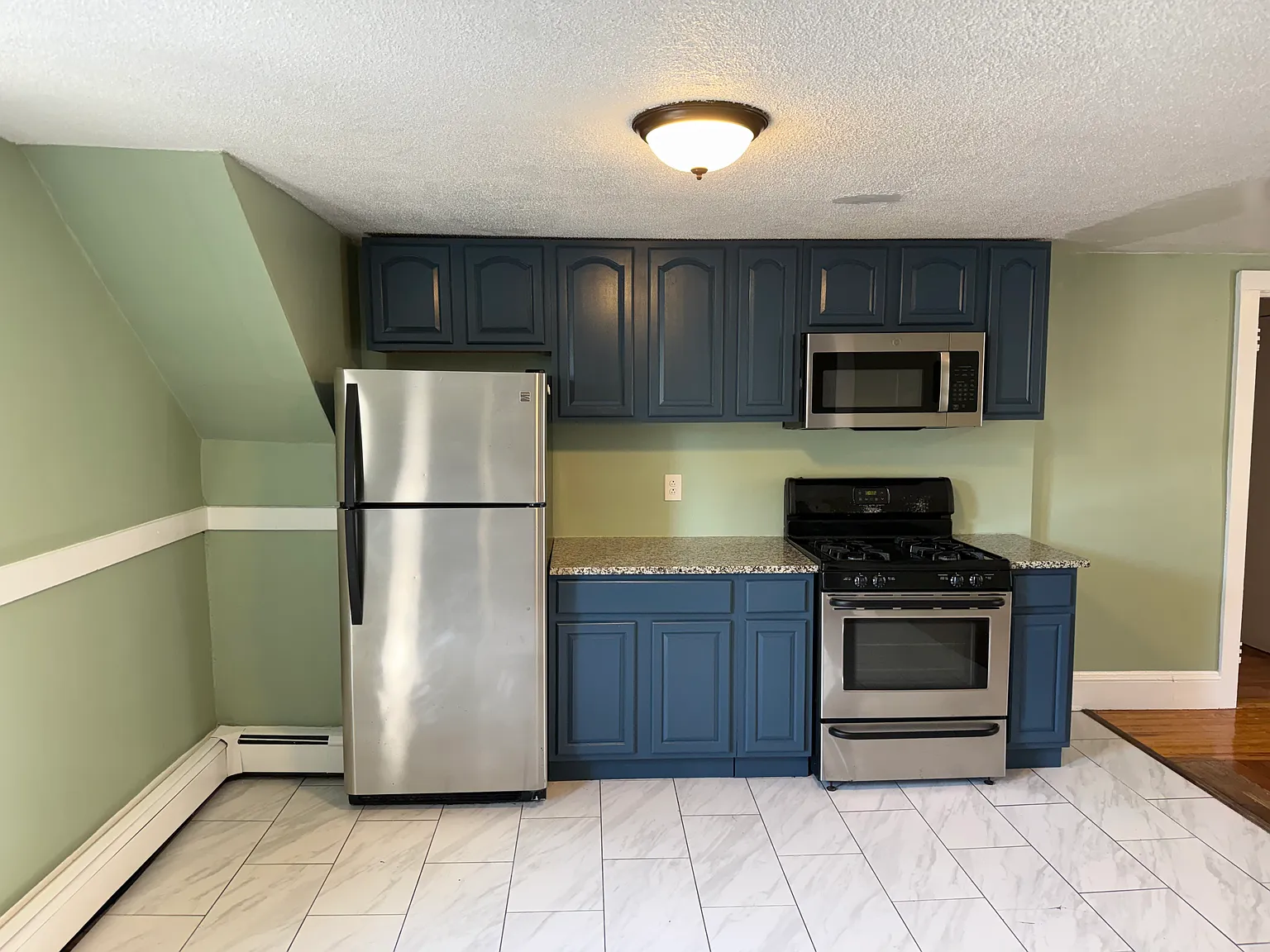 3 bed, 1400 sqft, $3,250 — Photo 3