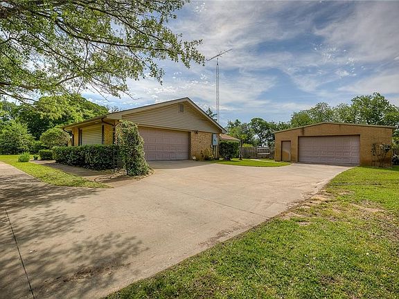 3rd image of 3088 Woodglen Dr