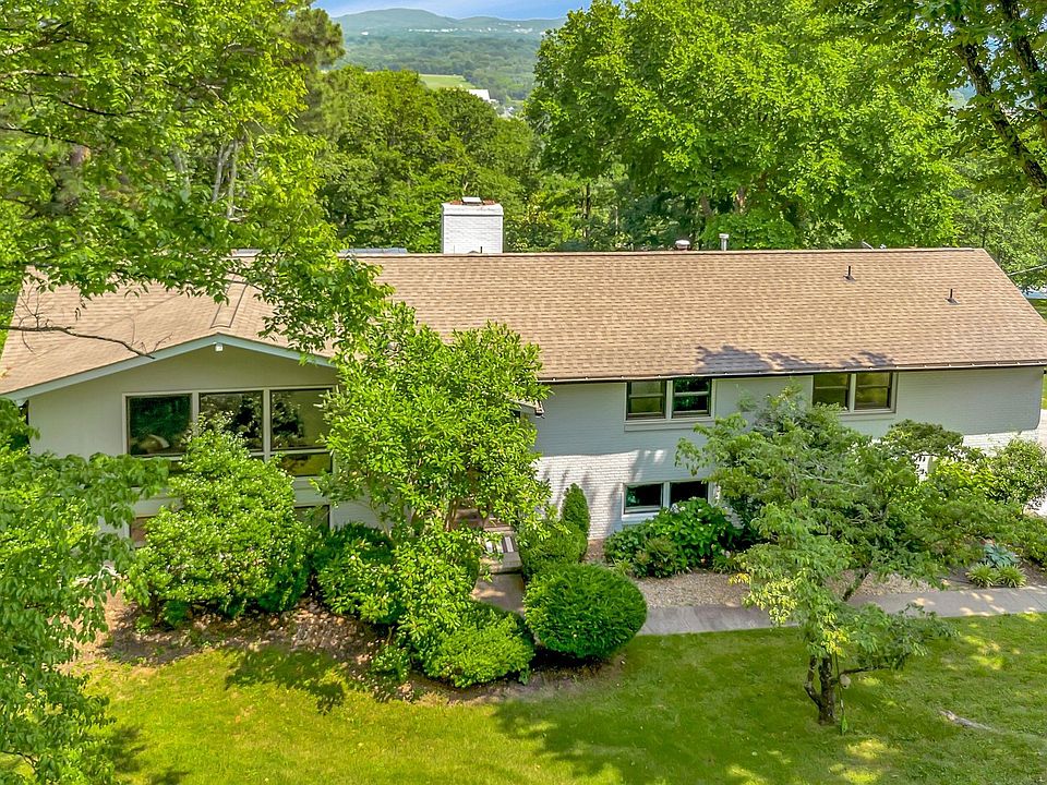 1st image of 1204 Brentwood Ln