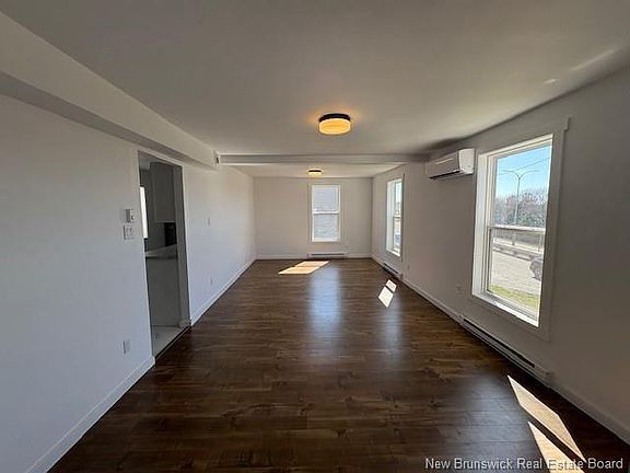 4th image of 40 Prince St