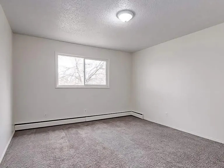 1411 Ashgrove Rd S — Photo 21