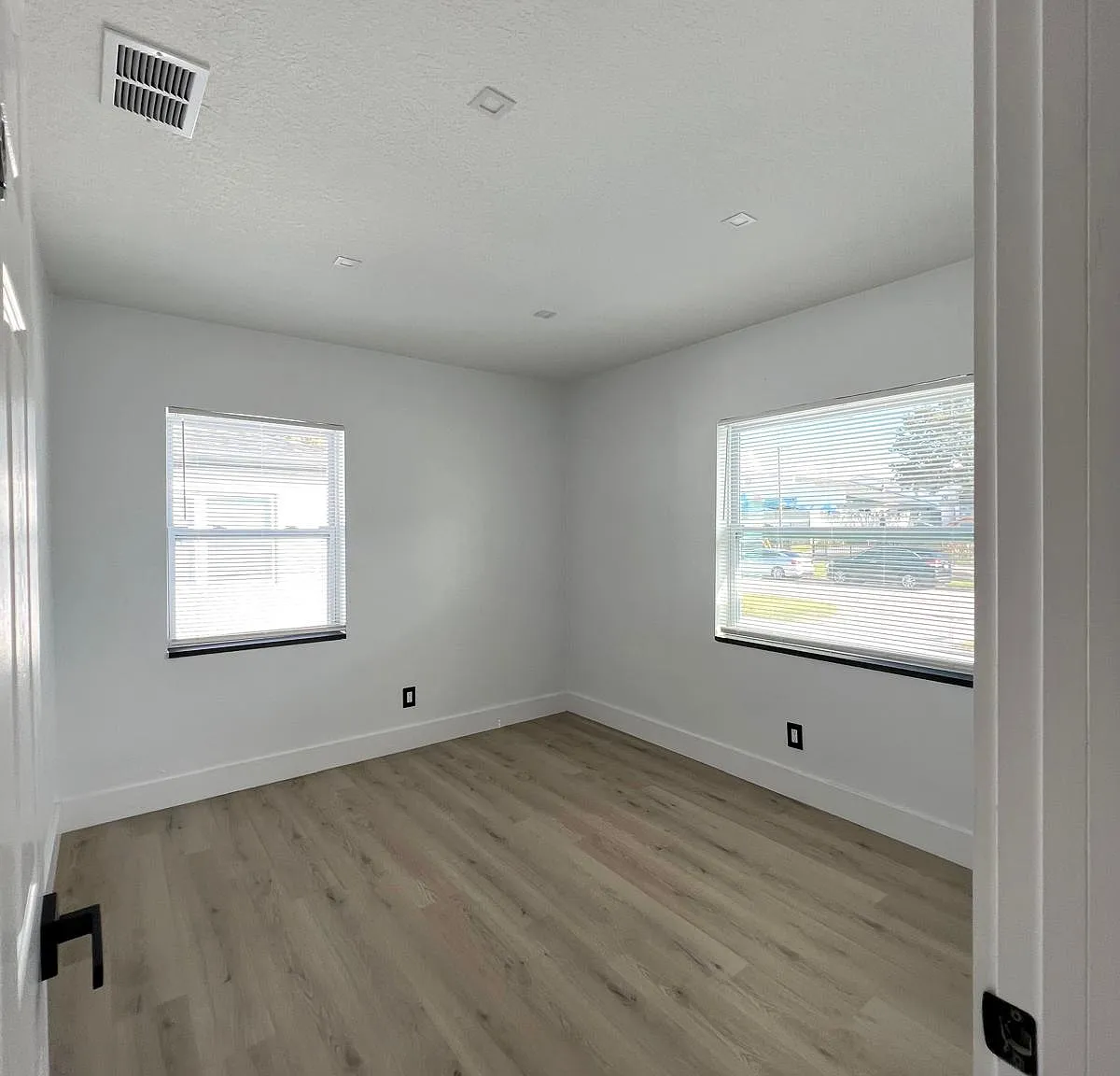 321 14th Avenue South - 4 — Photo 3