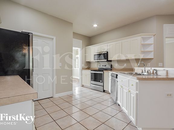 5th image of 34032 Valencia Dr