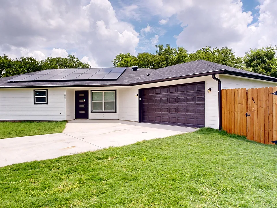 1302 Linda Spur