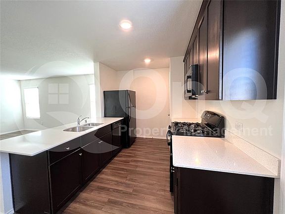 3rd image of 213 Anvil Dr