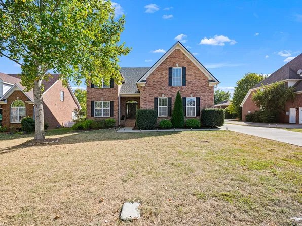 5427 Saint Ives Dr, Murfreesboro, TN 37128