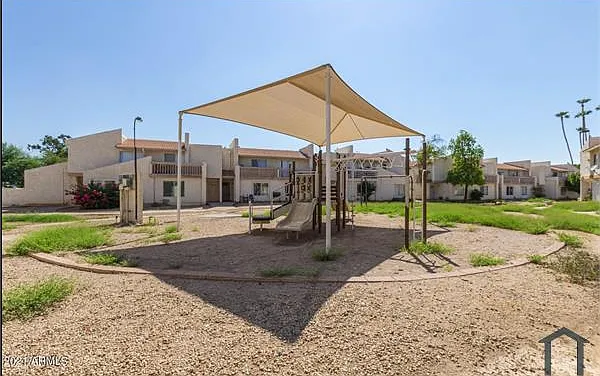3 bed, 1243 sqft, $1,795 — Photo 2