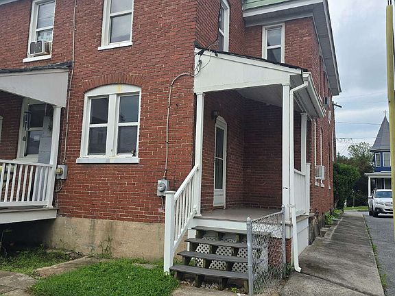 2nd image of 112 1st Ave