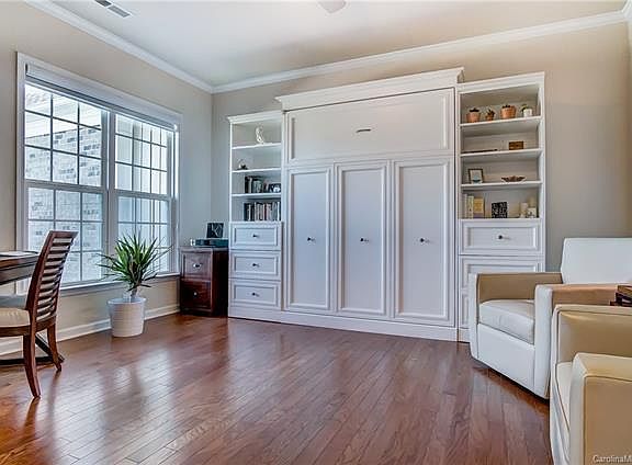 5th image of 4014 Ambleside Dr